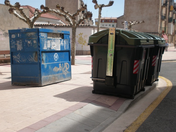 denuncia contenedores calle pizarro
