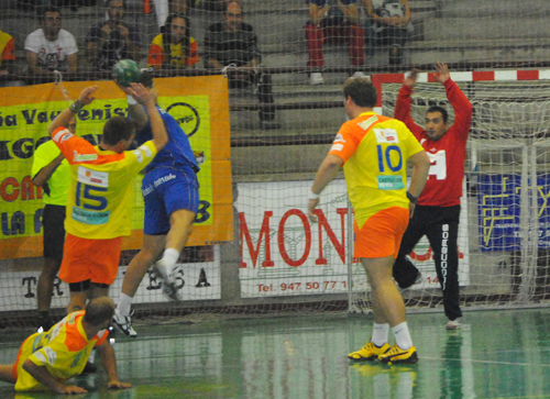 artepref villa de aranda balonmano teucro
